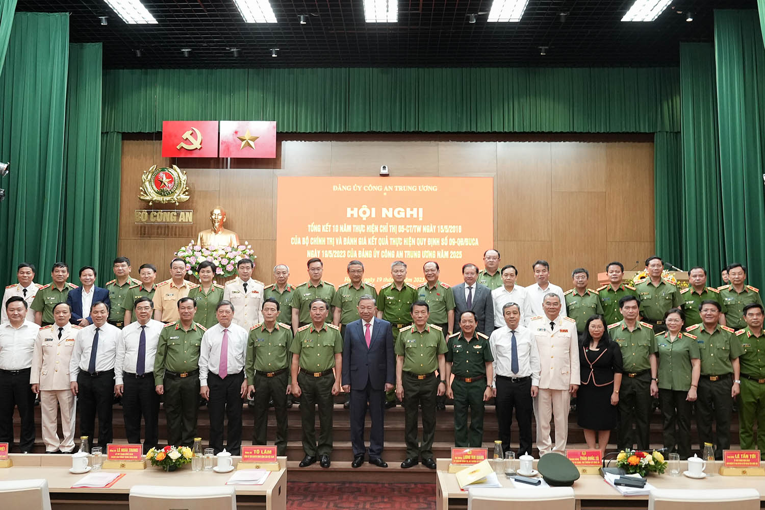 Tổng Bí thư Tô Lâm với các đại biểu tham dự Hội nghị